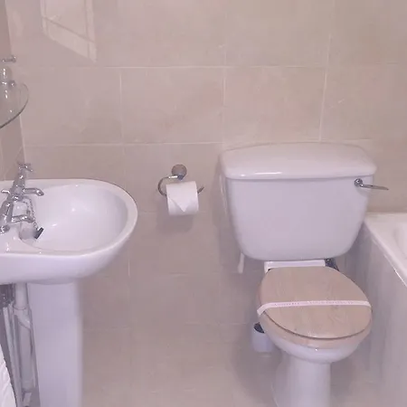 Fox Hall Hotell 3*