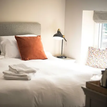 Fox Hall Hotell