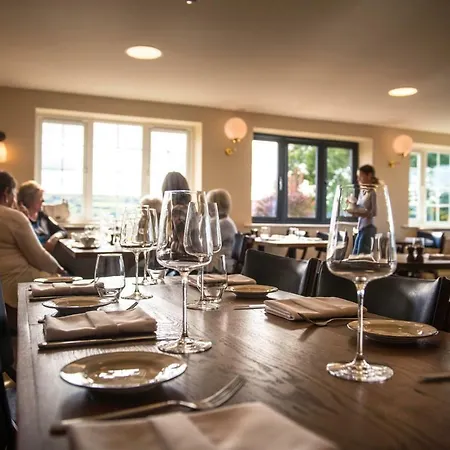 Fox Hall Hotell East Layton