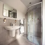 Fox Hall Hotel East Layton