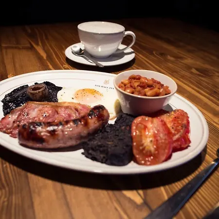 Fox Hall فندق 3*