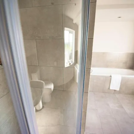 فندق Fox Hall East Layton